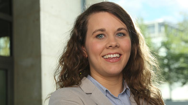 Johanna Fischer Johanna Fischer absolvierte ein Praktikumsjahr in der Unternehmenskommunikation